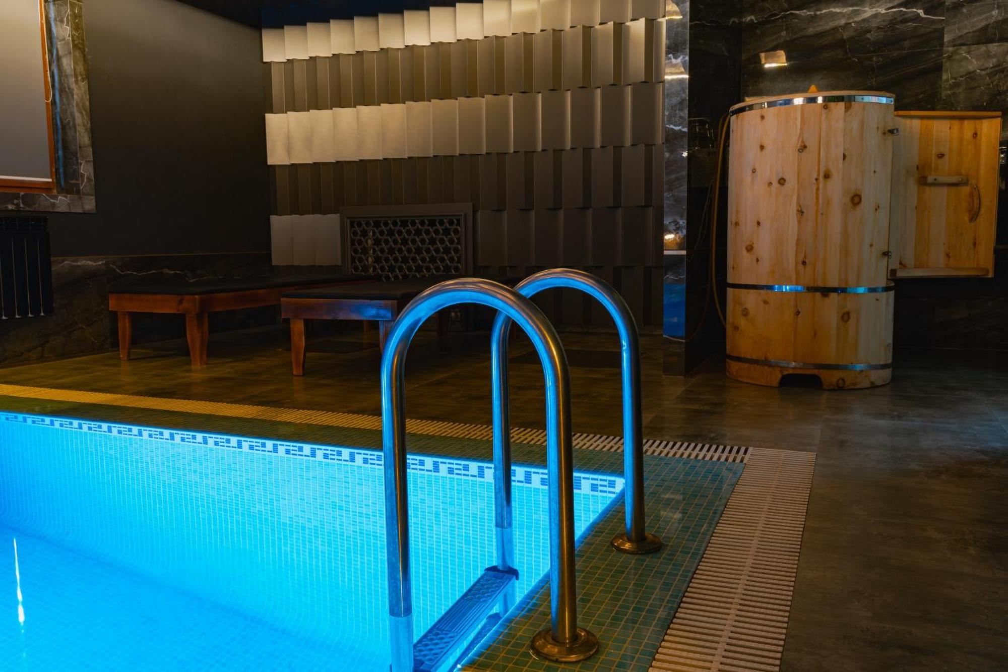 Altair Hotel シムケント エクステリア 写真