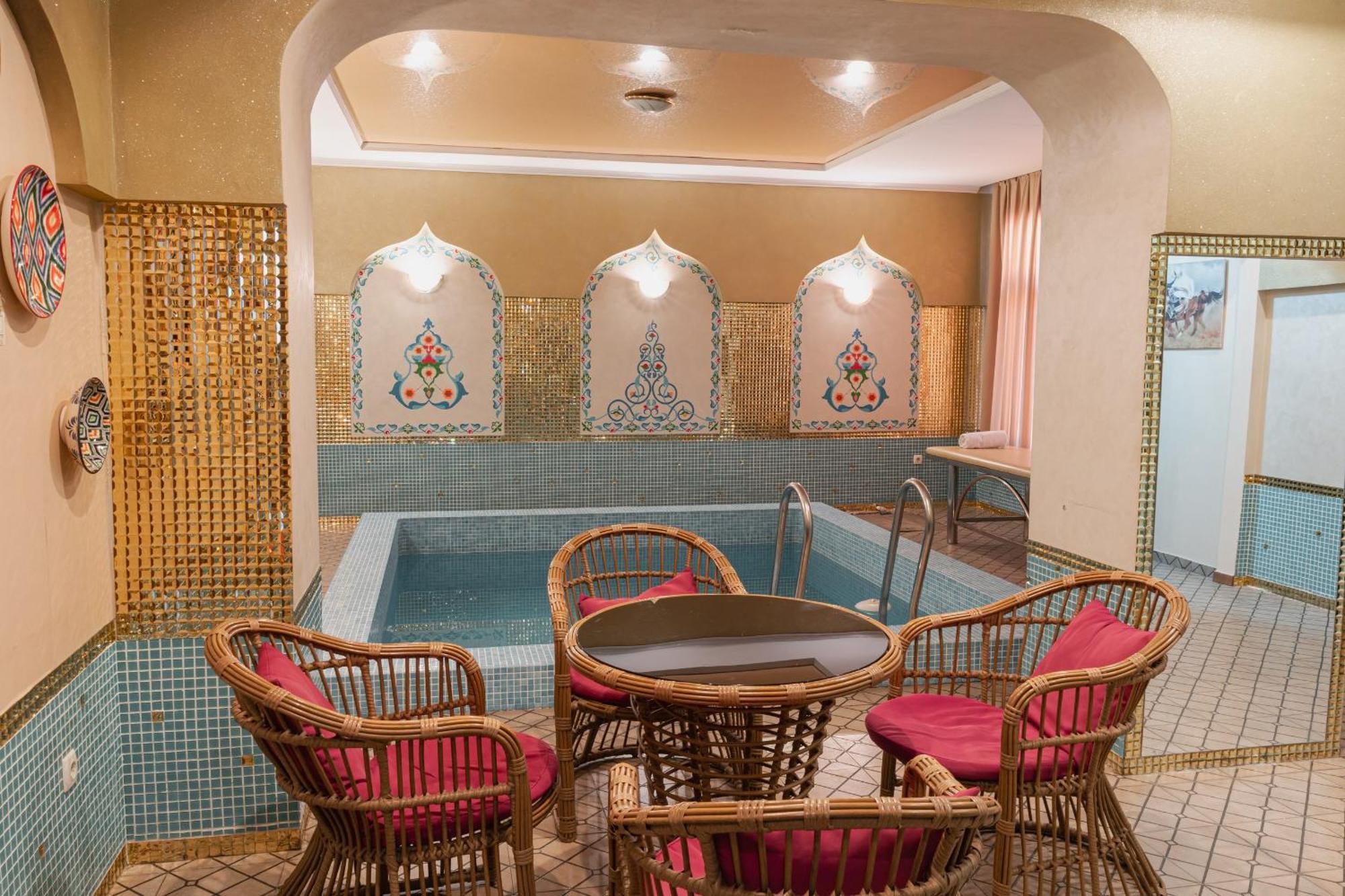 Altair Hotel シムケント エクステリア 写真