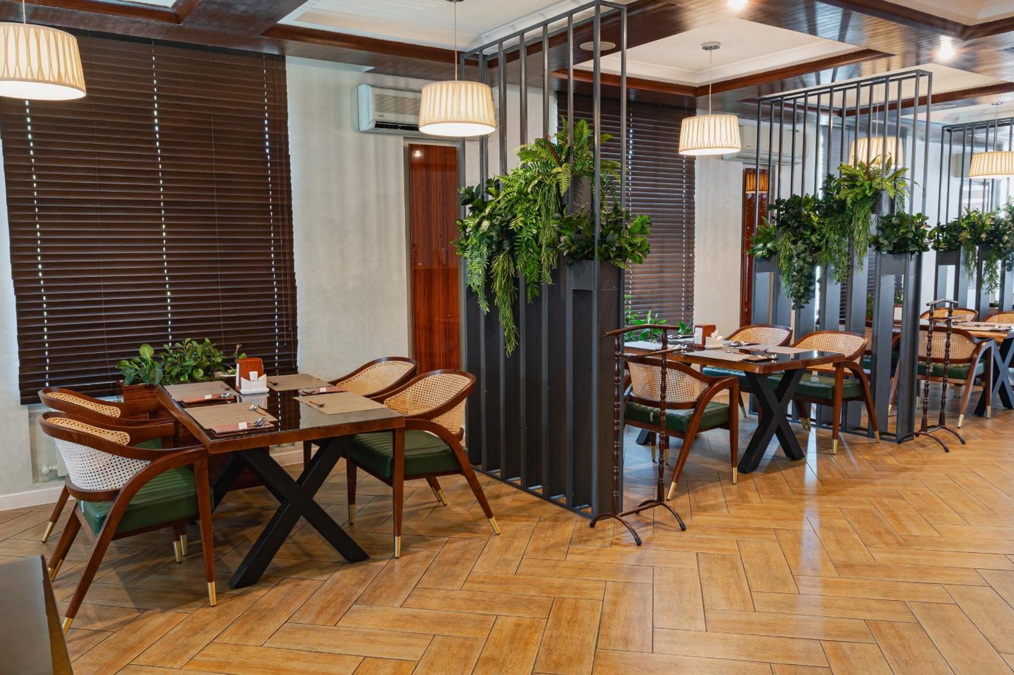 Altair Hotel シムケント エクステリア 写真